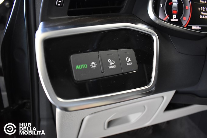 AUDI A6 40 2.0 TDI quattro ultra S tronic Business Sport